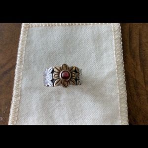 ISO this exact James Avery ring size 5 ❤️❤️❤️❤️